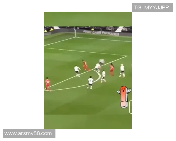 转笔技巧与足球明星的精彩瞬间交汇展现运动魅力与艺术之美